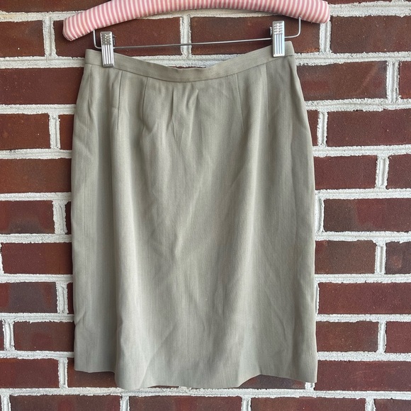 Carlisle Dresses & Skirts - Vintage Carlisle Pencil Skirt Tan Back Zip Size 4